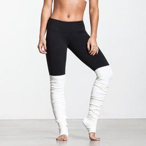 Alo Yoga black & white goddess leggings sz S